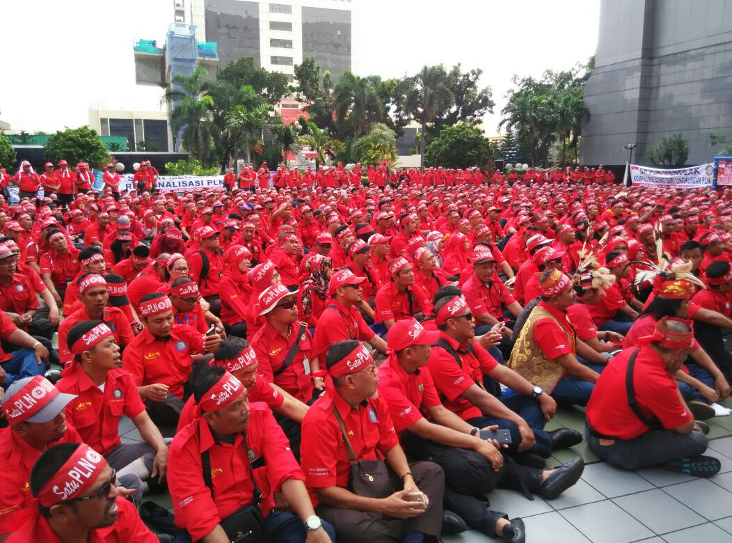 SP PLN Jatim Tolak Swastanisasi PLN