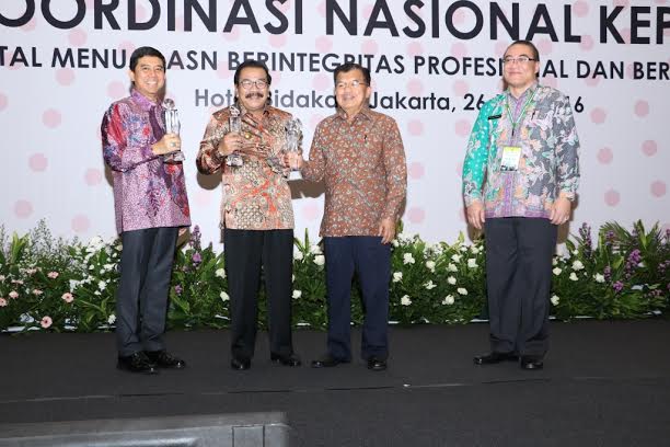 Jatim Borong Enam Trophi Penghargaan Nasional Dari Pusat