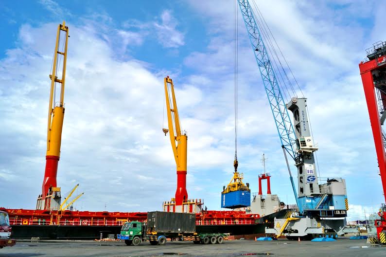 Usai Revitalisasi, Aktivitas Bongkar Muat Di TPS Mulai Ramai