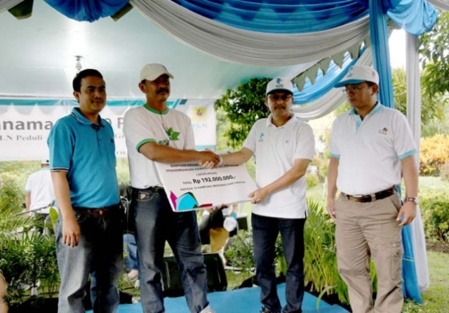 10 Kampung Bersinar Dapat Bantuan Pembinaan Senilai Rp 192 Juta Dari PLN Jatim