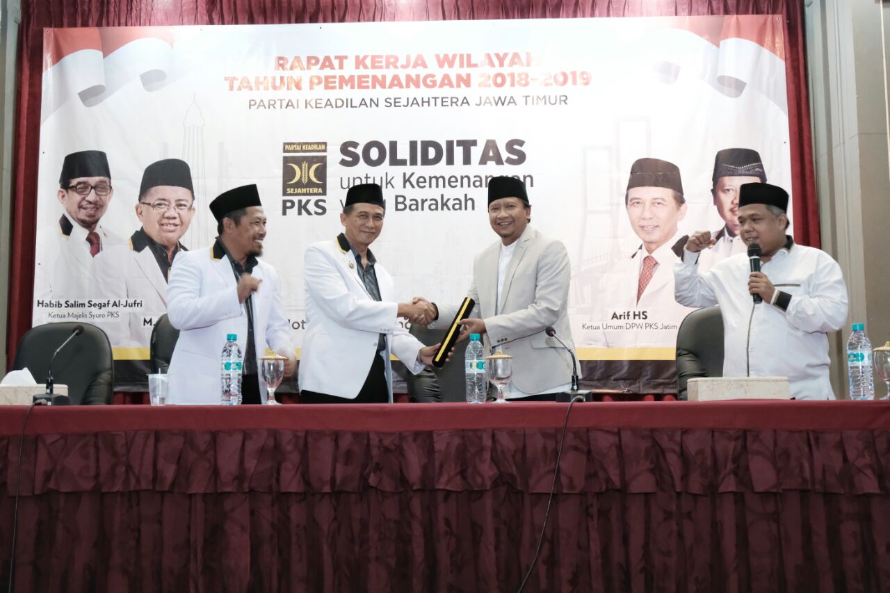 Jika Azwar Anas Tak Mundur, Akan Diberondong Isu Lain