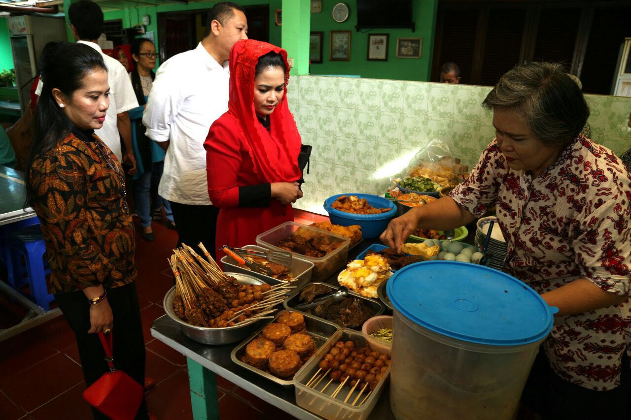 Lebih Kenal Surabaya, Puti Guntur Wisata Kuliner dan Sejarah