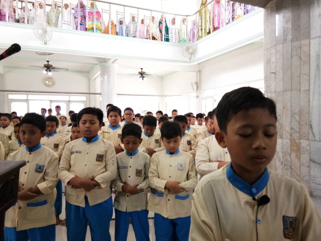 Sambut Supermoon, SD Muhammadiyah 18 Surabaya Gelar Simulasi Shalat Khusuf