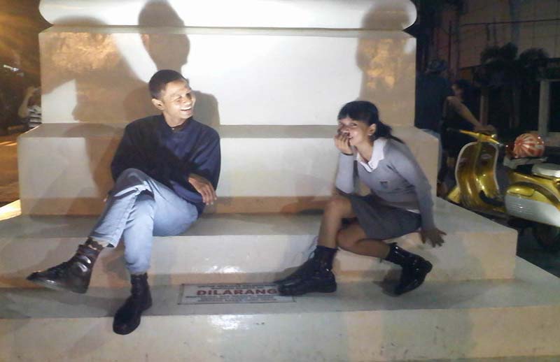 Mencintai Docmart Hingga ke Pelaminan