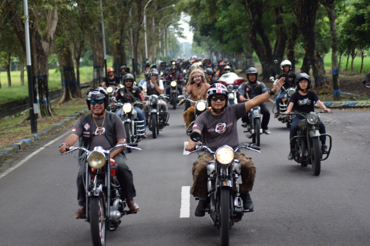 Ribuan Penggemar Motor Tua Hadiri Perayaan 36 Tahun PEMUDI&rsquo;S Surabaya