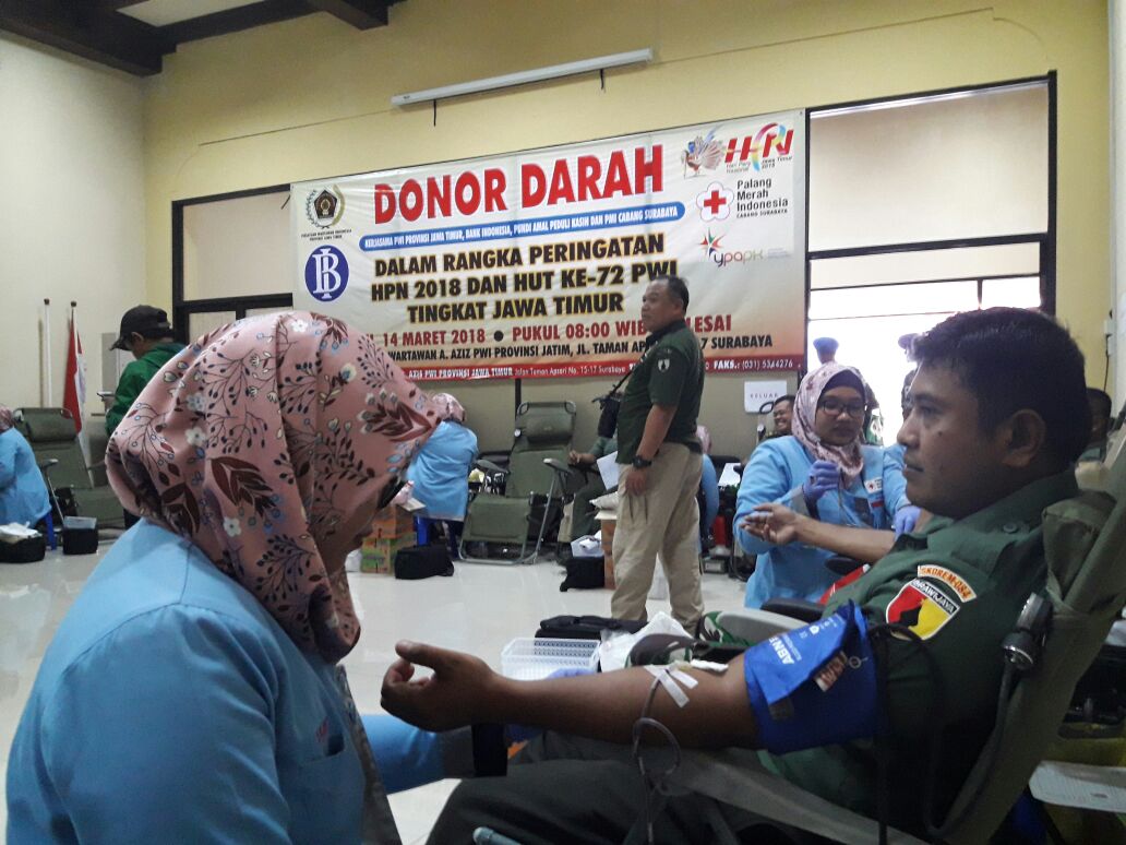 TNI-Polri Meriahkan Donor Darah HPN