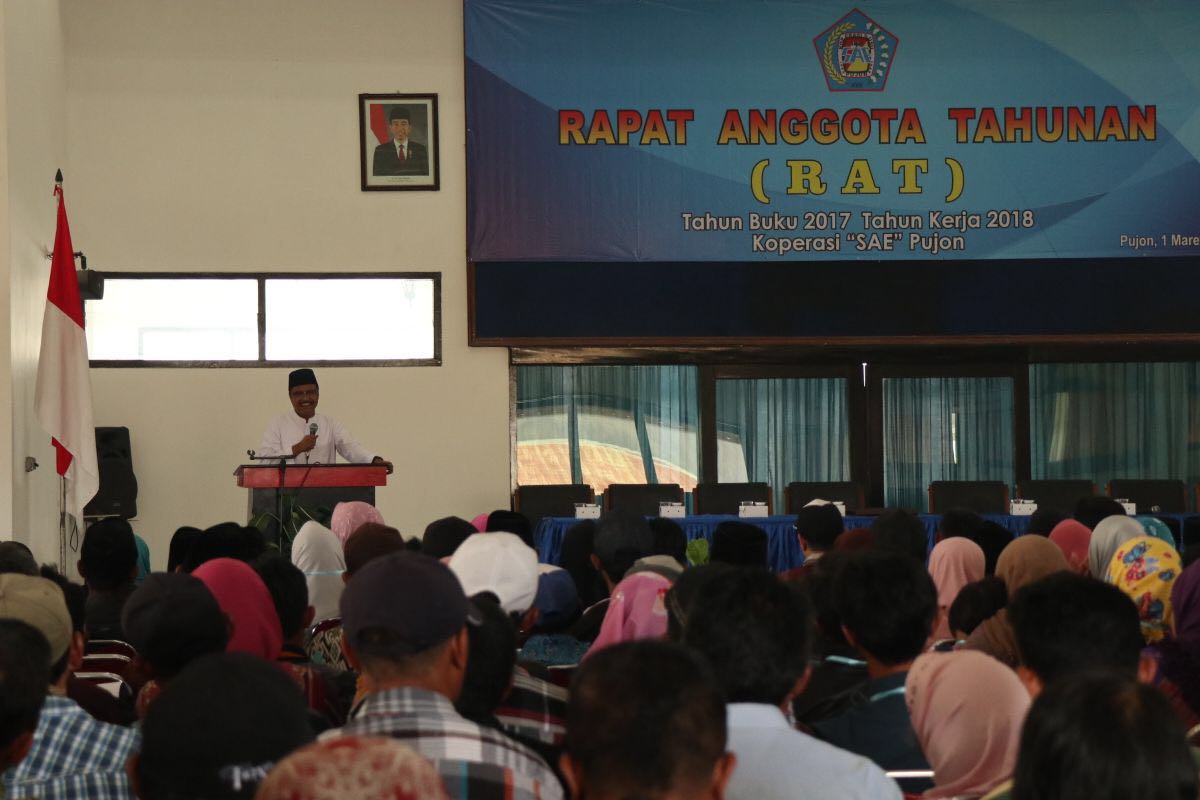 Gus Ipul Berkomitmen Jadikan Jatim Produsen Susu Sapi Terbesar di Indonesia