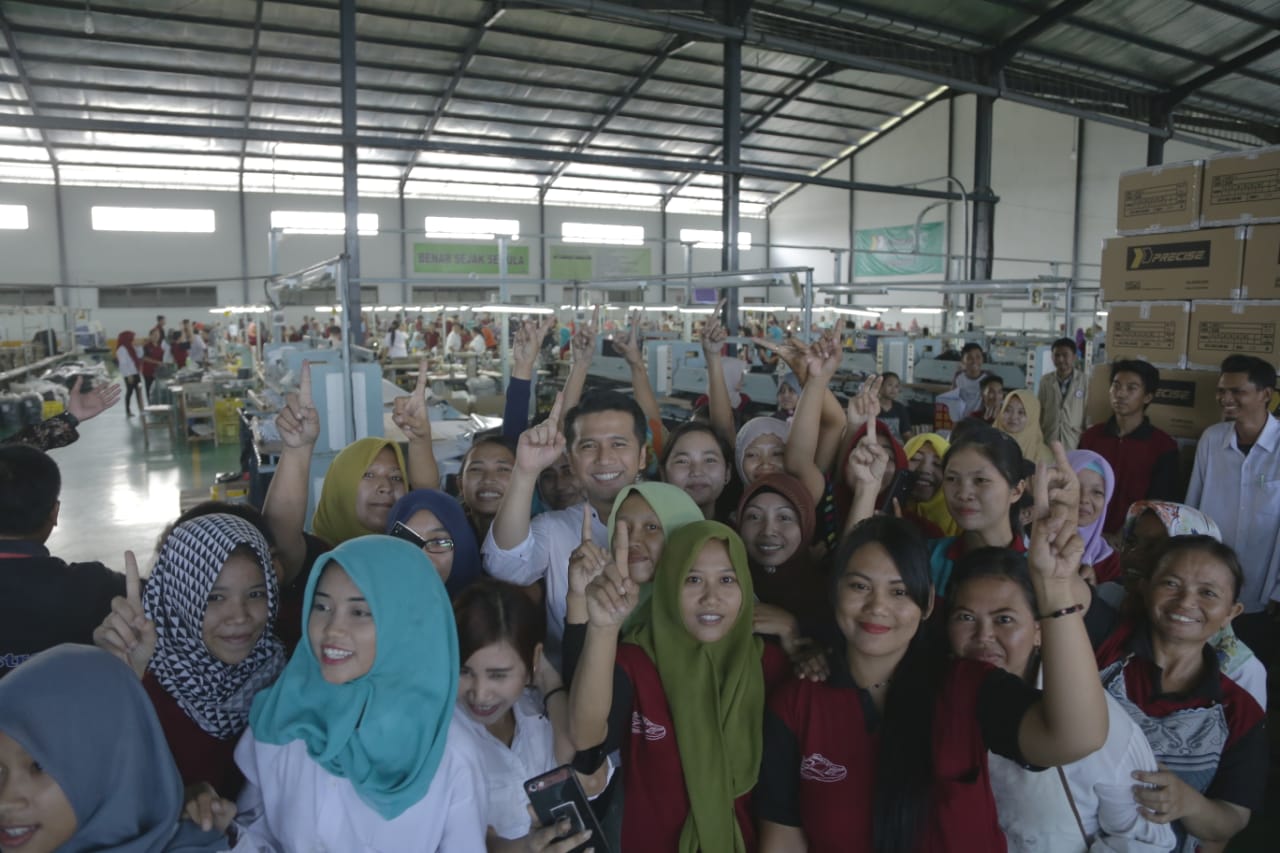 Kunjungi Pabrik di Nganjuk, Emil: Jurusan di SMK Sesuai Kebutuhan Industri