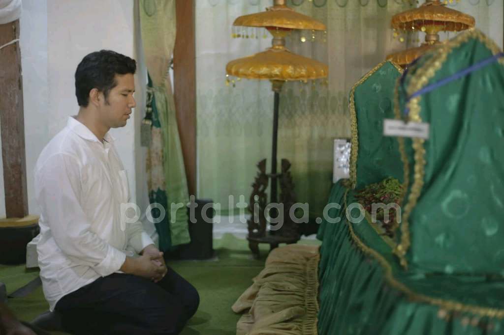 Emil Dardak Ziarah ke Makam Kanjeng Jimat