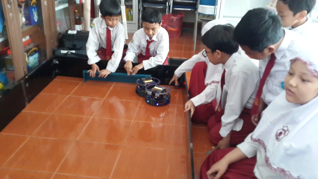 Tim Robotika SDM 4 Surabaya Siap Berlaga di Robo Cup International&nbsp;