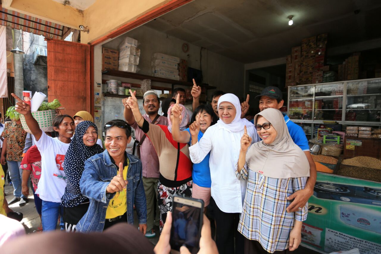 Pedagang Pasar Genteng Banyuwangi Antusias Sambut Kedatangan Khofifah