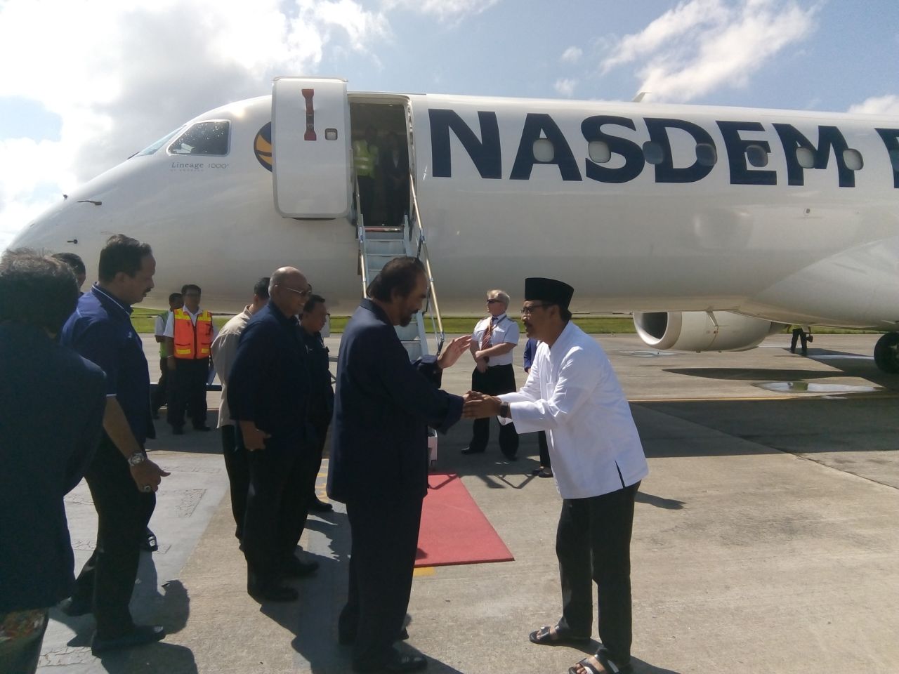 Gus Ipul Temui Surya Paloh Sebelum Bertolak ke Jakarta