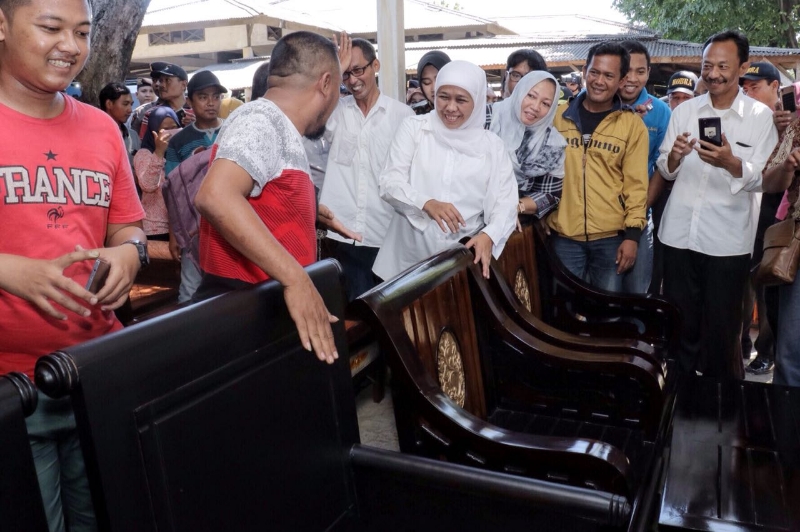 Khofifah Siapkan Plaza One Stop Shopping Meubel Pasuruan