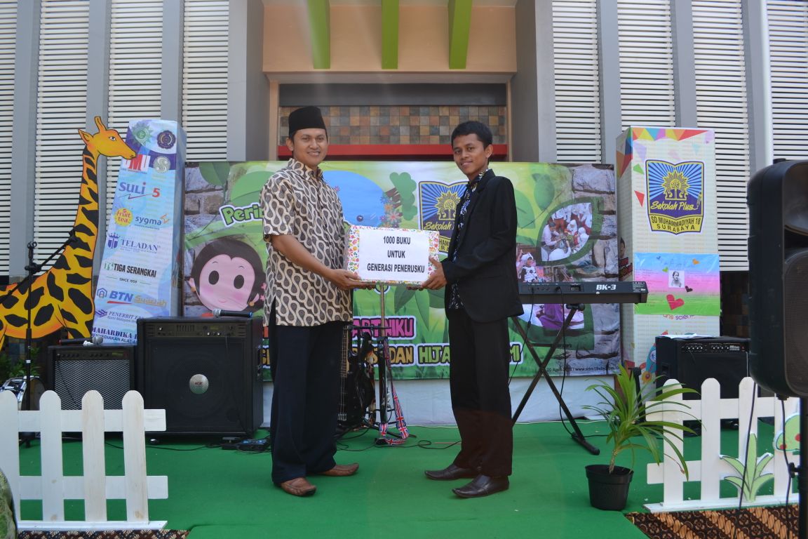 Peringati Hari kartini dan Bumi, Siswa SD Muhammadiyah Surabaya 18 Sumbang 1000 Buku