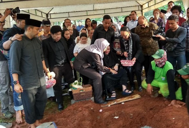 Suami Rachmawati Soekarno Putri Meninggal Dunia