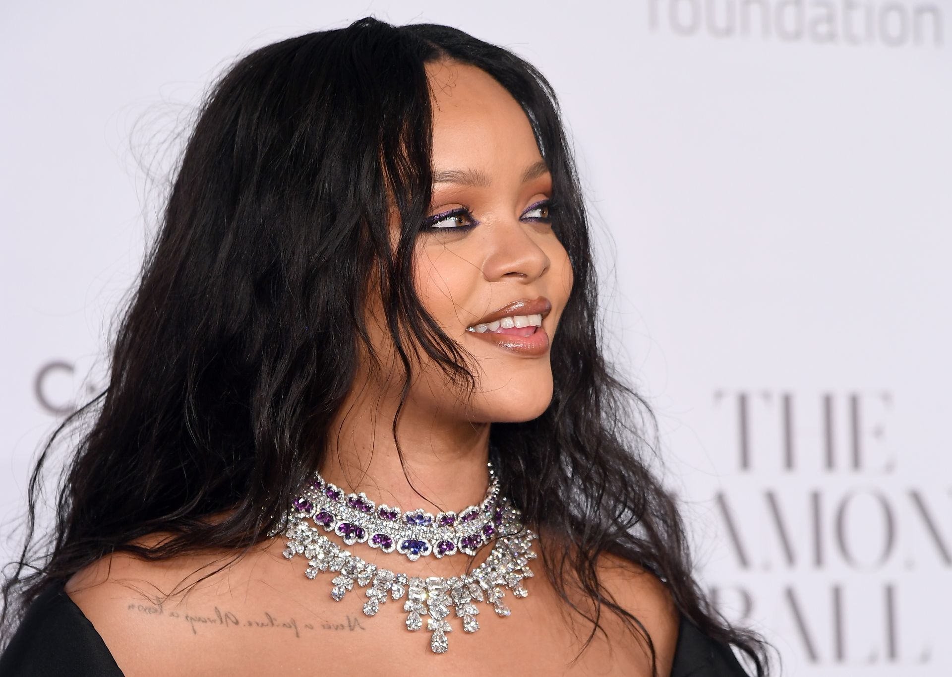 Rihanna Akan Rilis Dua Album Baru, Apa Saja Isinya