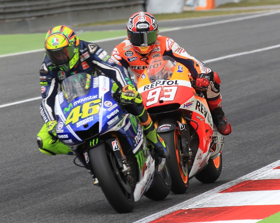 Diserempet Marquez Hingga Terjatuh, Rossi Ingin MotoGP Bertindak Tegas