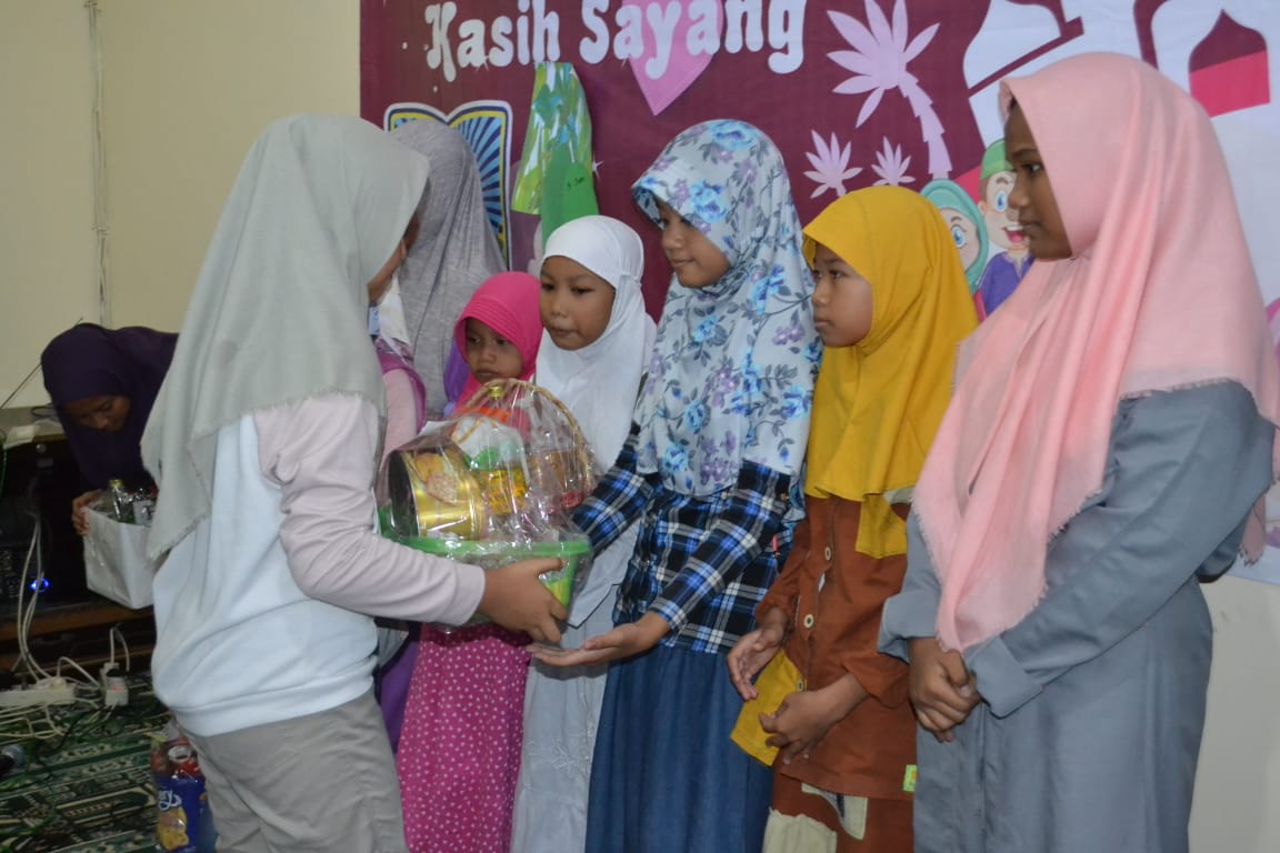 Baitul Arqom SD Muhammadiyah 18 Surabaya Bersama Yatim Piatu