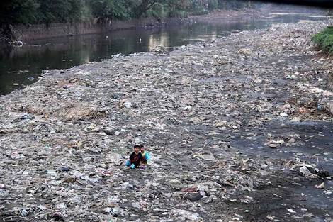 Unair Libatkan Mahasiswa Tangani Permasalahan Sungai Citarum