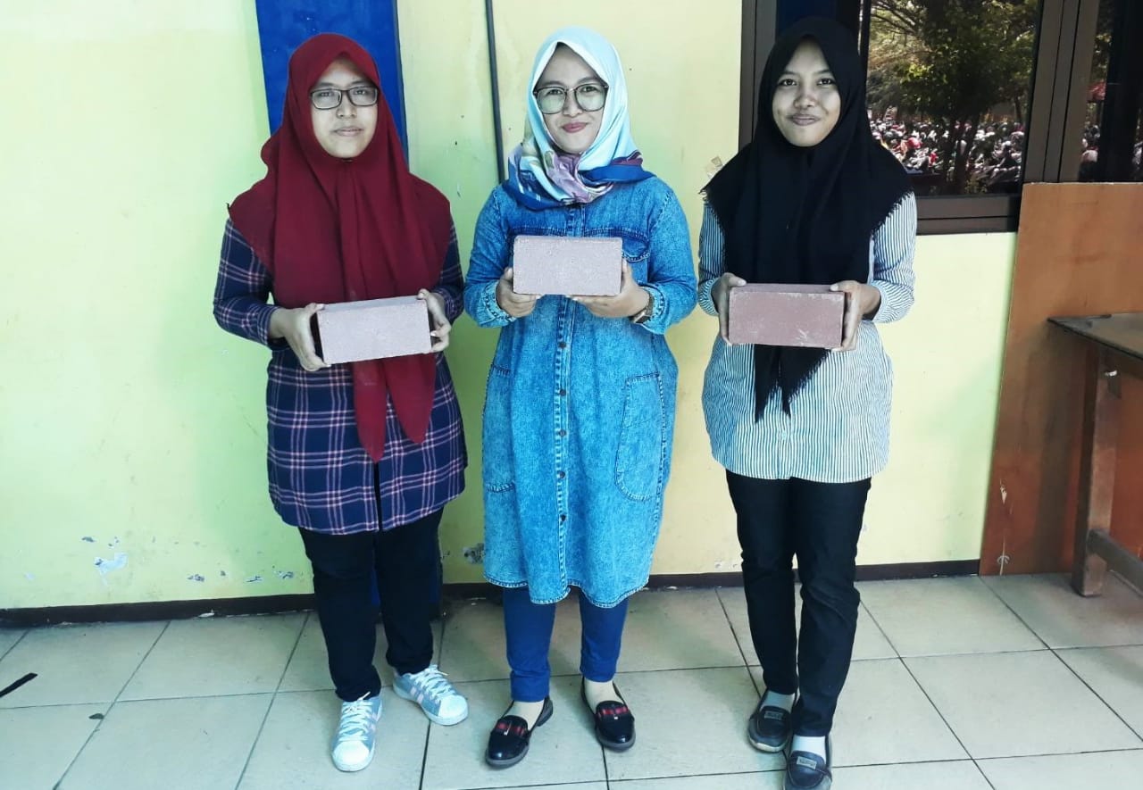 Mahasiswa Unair Temukan Cara Mengolah Limbah B3 Iron Slag Menjadi Batu Bara