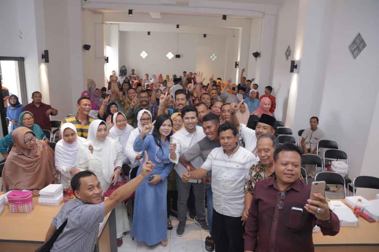 Hadiri Halal Bihalal di Kediri, Emil Dardak Disambut Histeris Sholawat Badar