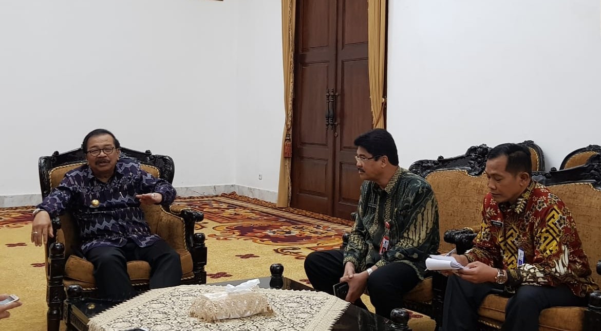 Pakde Karwo Jamin SPP SMA/SMK di Jatim Tidak Naik