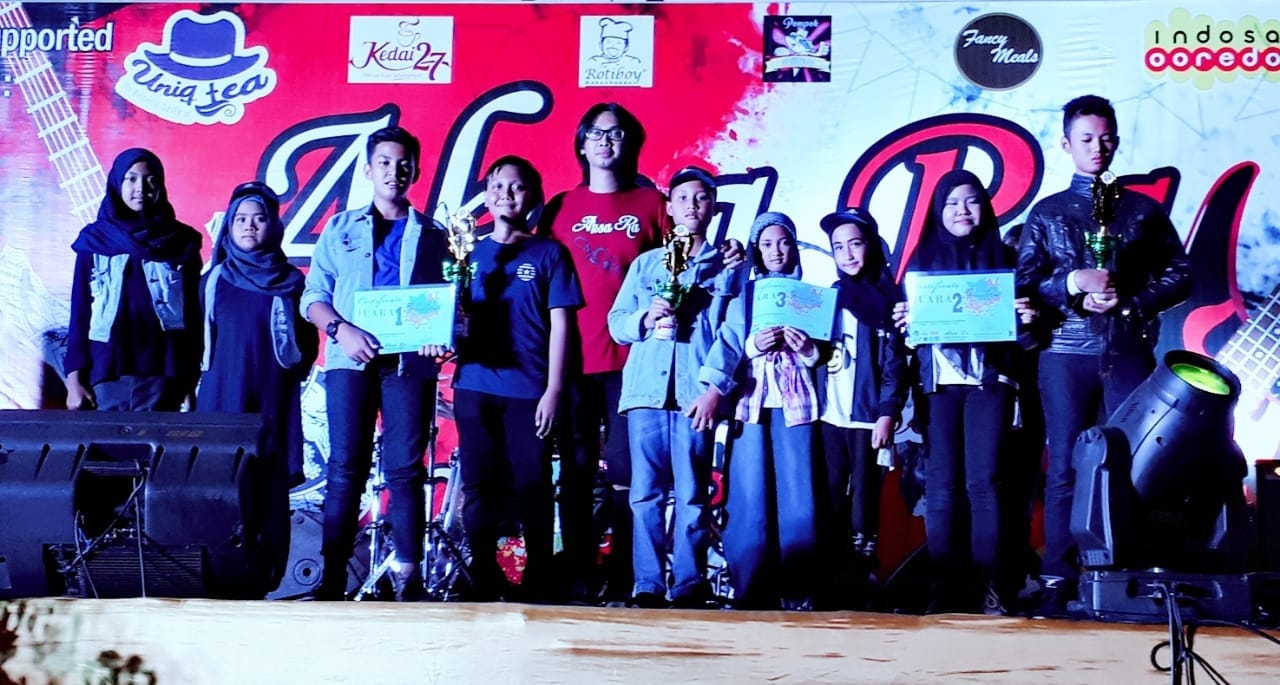 SD Muhammadiyah 18 Surabaya Borong Penghargaan Independence Day Concert