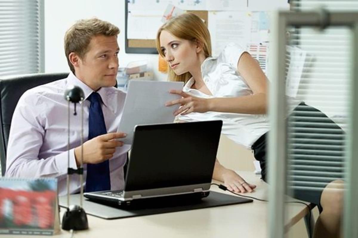 Tips Mendekati Rekan Kerja Di Kantor Baru