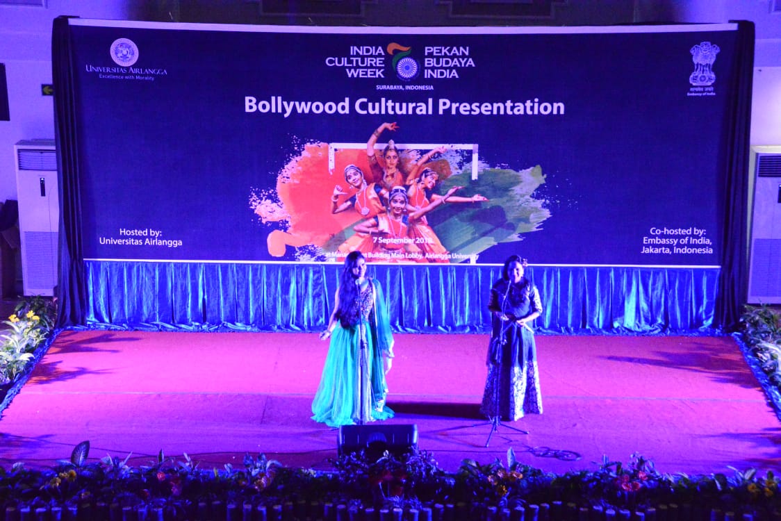 Airlangga Global Day Langsungkan Pekan Budaya India 2018