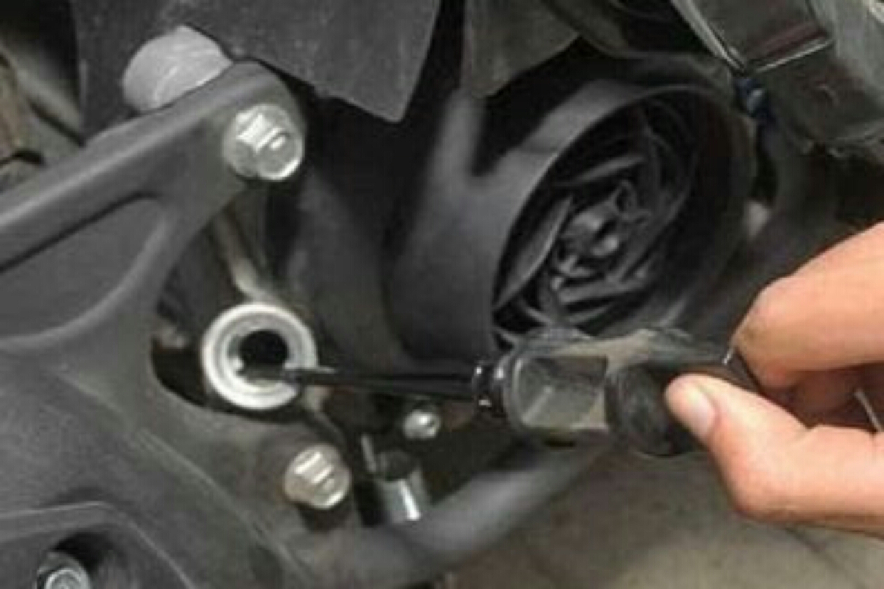 Tips Memilih Oli Motor Matik Yang Benar