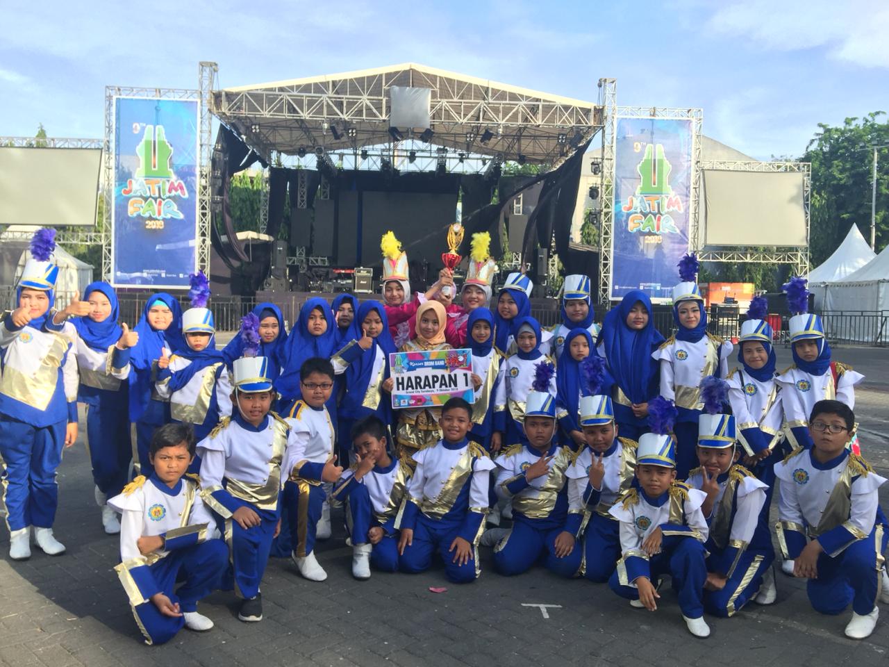SD Muhammadiyah 18 Surabaya Raih Juara Harapan I Konser Drumband Hari Jadi Provinsi Jawa Timur ke-73