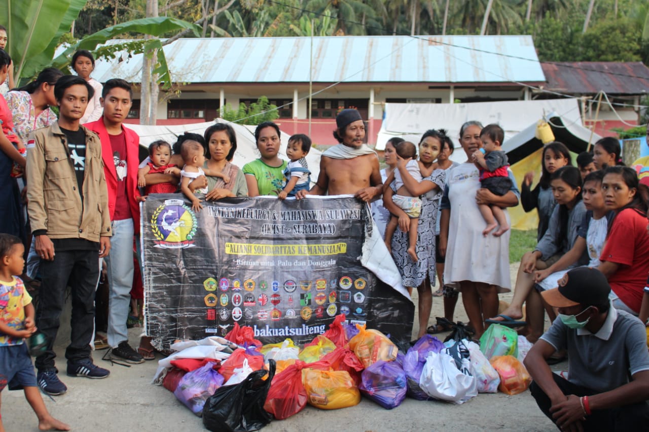 BEM Untag Surabaya Salurkan Bantuan Langsung Korban Gempa dan Tsunami di Donggala