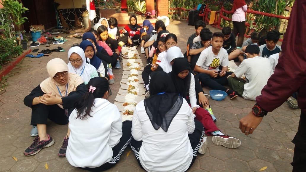 LDKS SMA Labschool Unesa Tumbuhkan Jiwa Kemimpinan Lewat Outbond