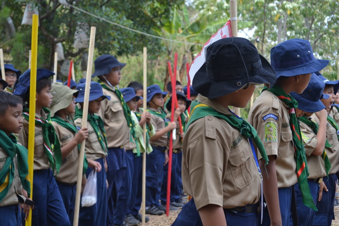Latih Siswa Mandiri, SD Muhammadiyah 18 Surabaya Gelar Kemah di Agro Mulia