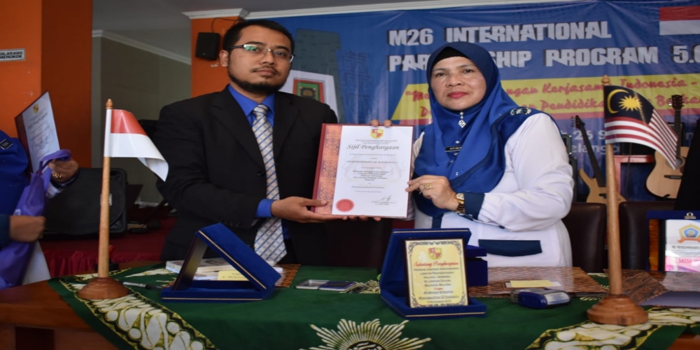 Kembangkan Mutu Pembelajaran, SDM 18 Surabaya MoU dengan Sekolah Selangor Malaysia