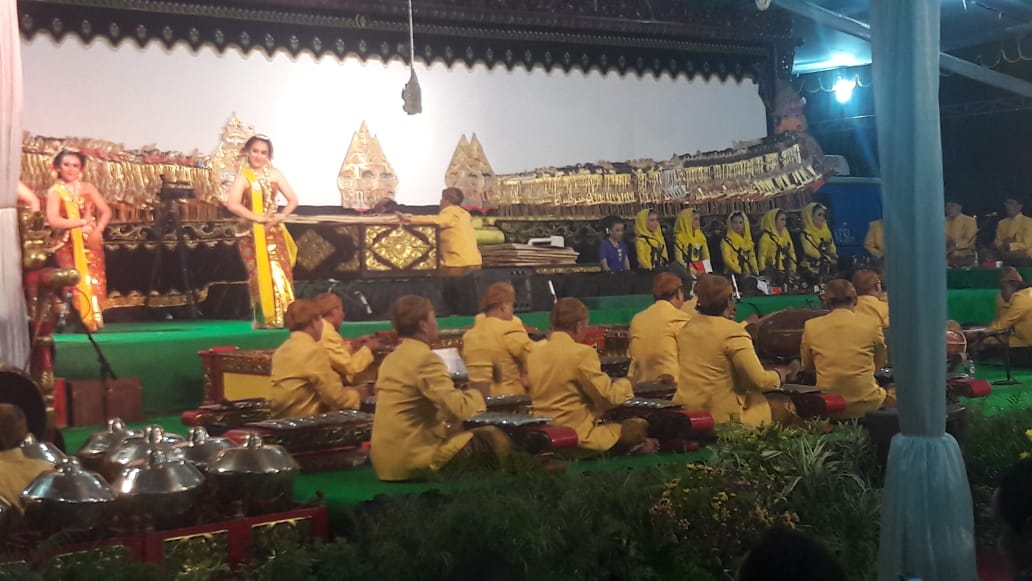 Gelar Wayangan di DPRD Jatim, Golkar Simbolkan Target Menang Pileg