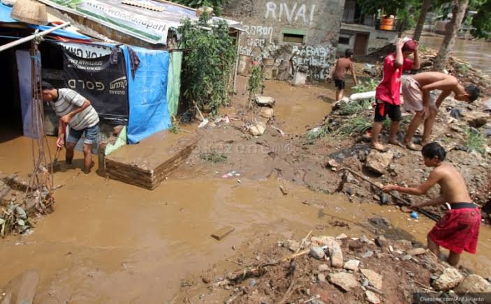 Banjir Lumpur Terjang 2 Kecamatan di Banyuwangi