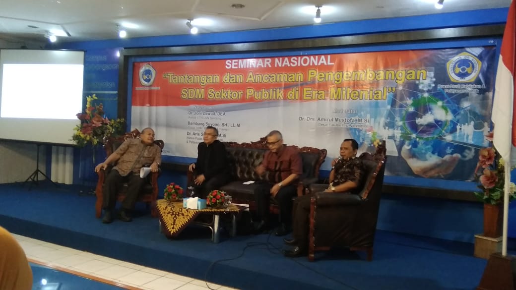 Unitomo Gelar Seminar Kesiapan Generasi Milineal Menghadapi Revolusi Industri 4.0