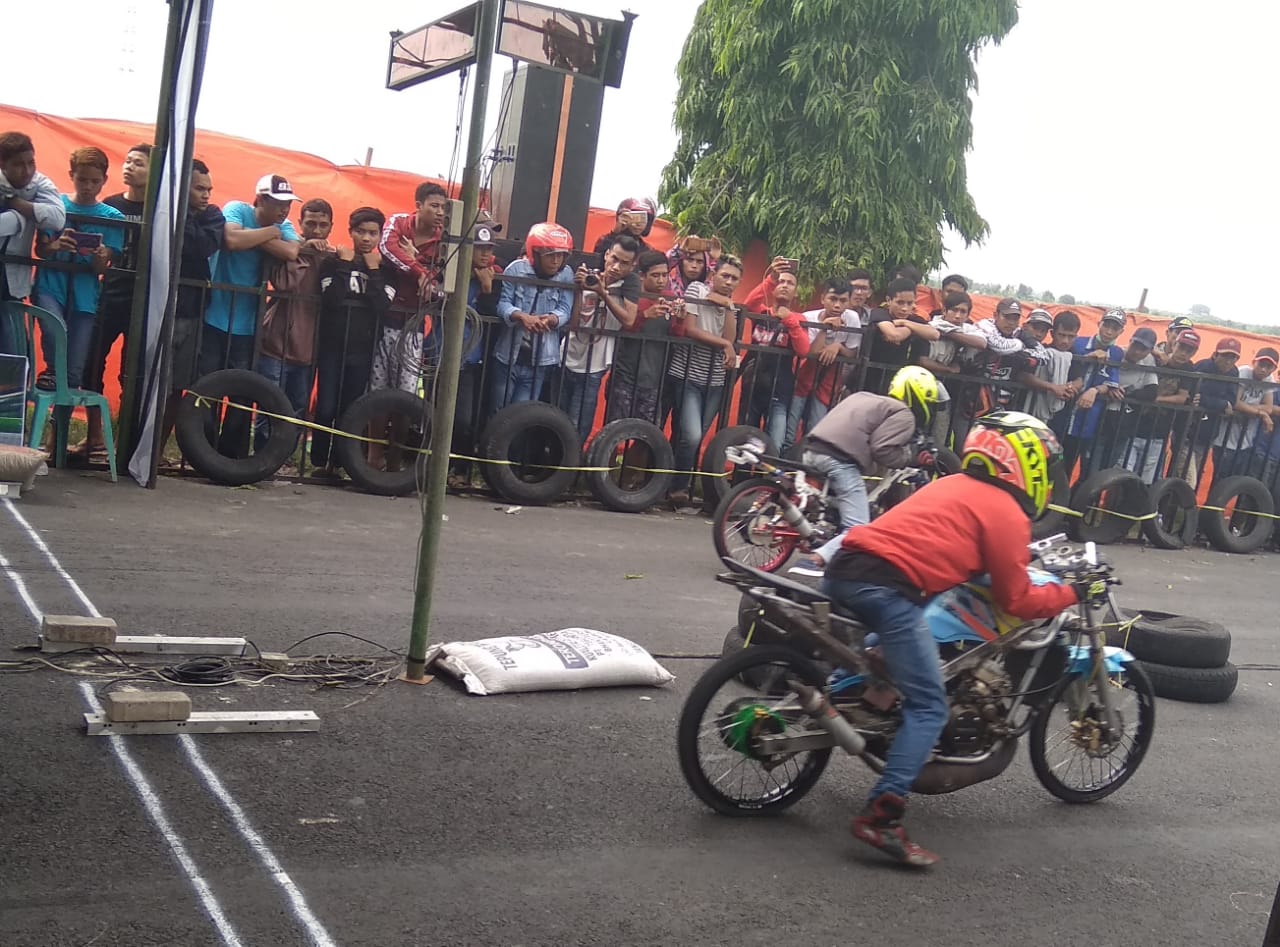 Wow Honda GL Lawas Tembus 8,118 Detik di Bumi Wali Drag Bike Tuban 2018
