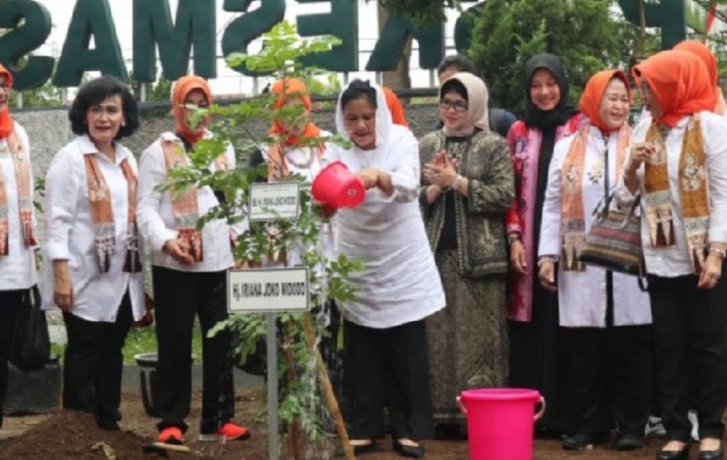Di Banyuwangi, Iriana Jokowi Kampanye Pengurangan Sampah Pastik