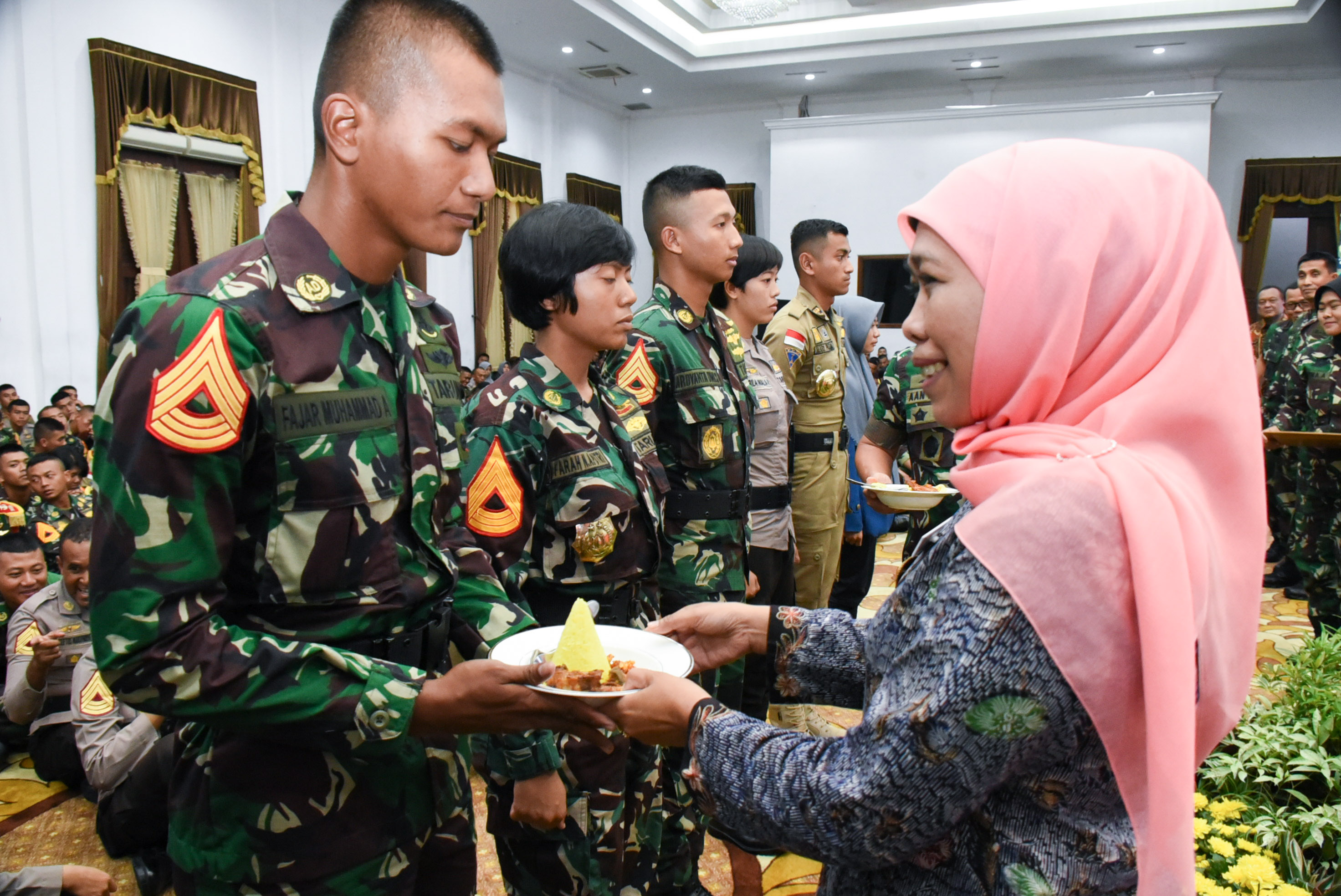 Upgrade Digital Skill, Pesan Khofifah Untuk Generasi Z