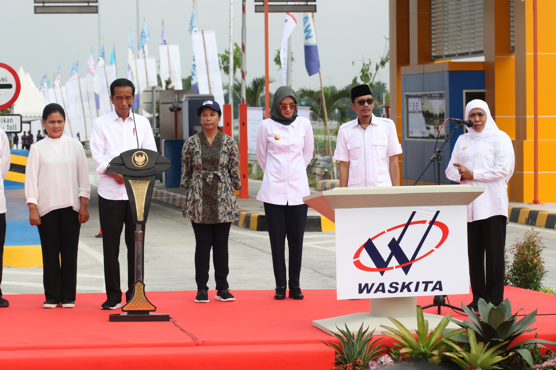 Khofifah Dan Jokowi Resmikan Tol Ruas Pasuruan-Probolinggo