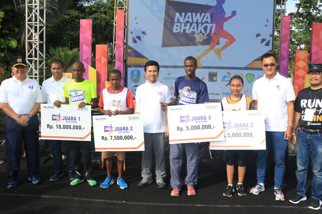 Emil Dardak Lepas Peserta Nawa Bhakti Fun Run 10 K
