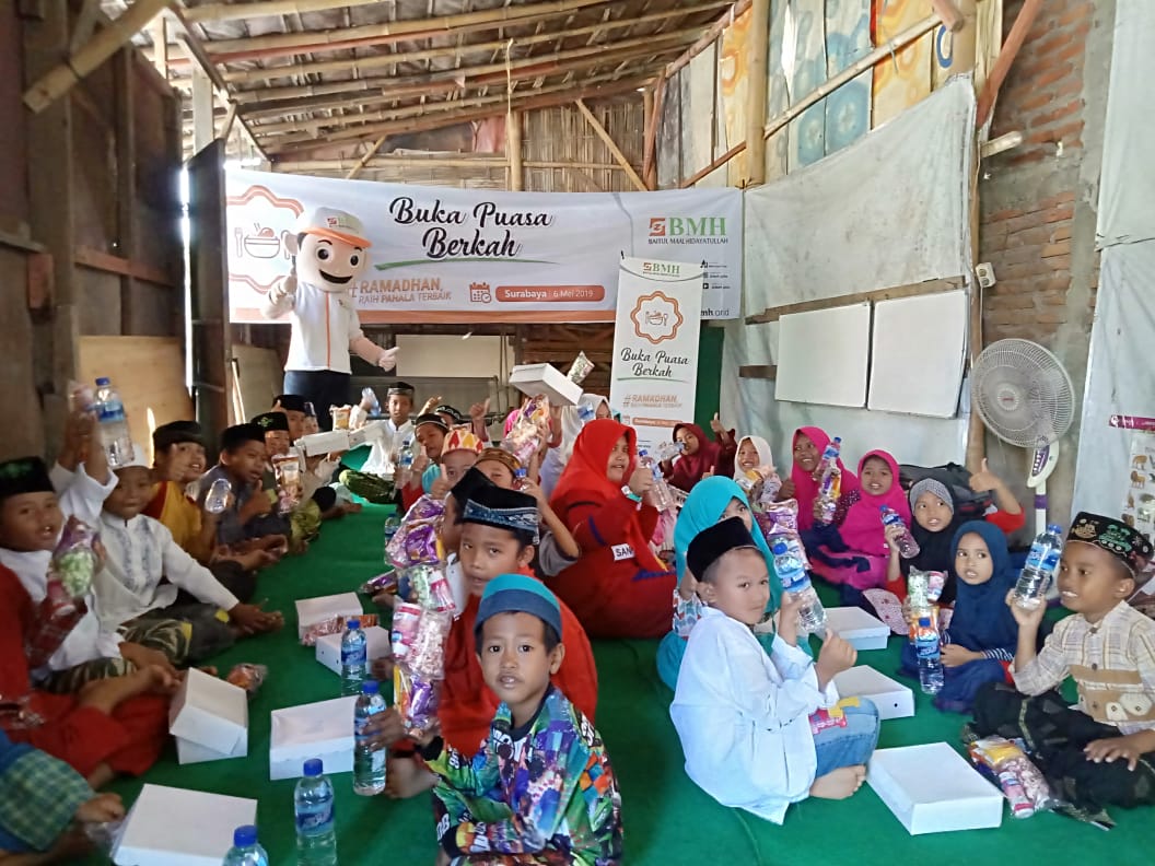 Seribu Paket Buka Puasa BMH Untuk Anak Yatim Jatim