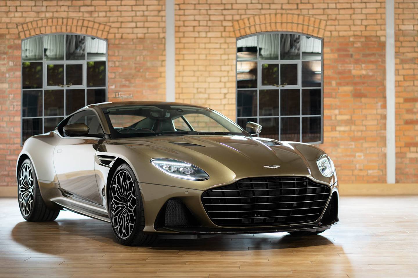 Aston Martin Luncurkan Mobil Klasik James Bond