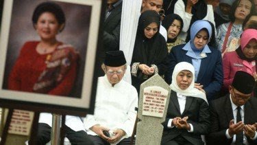 Gubernur Khofifah Ciptakan Puisi untuk Ani Yudhoyono
