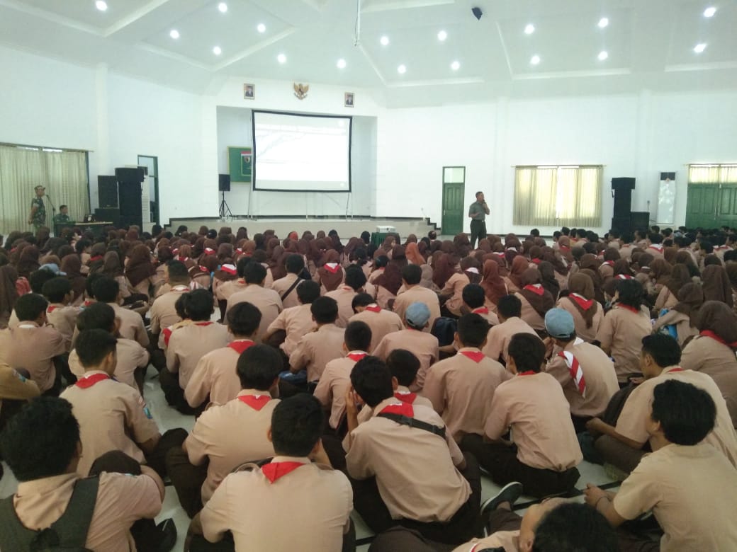 Korem Bhaskara Jaya Bekali SMKN 12 Wawasan Kebangsaan dan Bela Negara