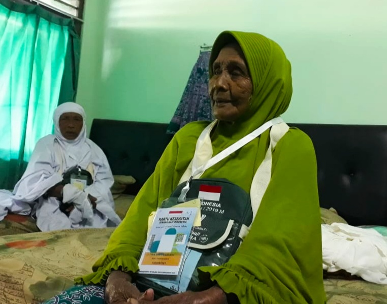 Nenek 103 Tahun Ini Jadi CJH Tertua Embarkasi Surabaya