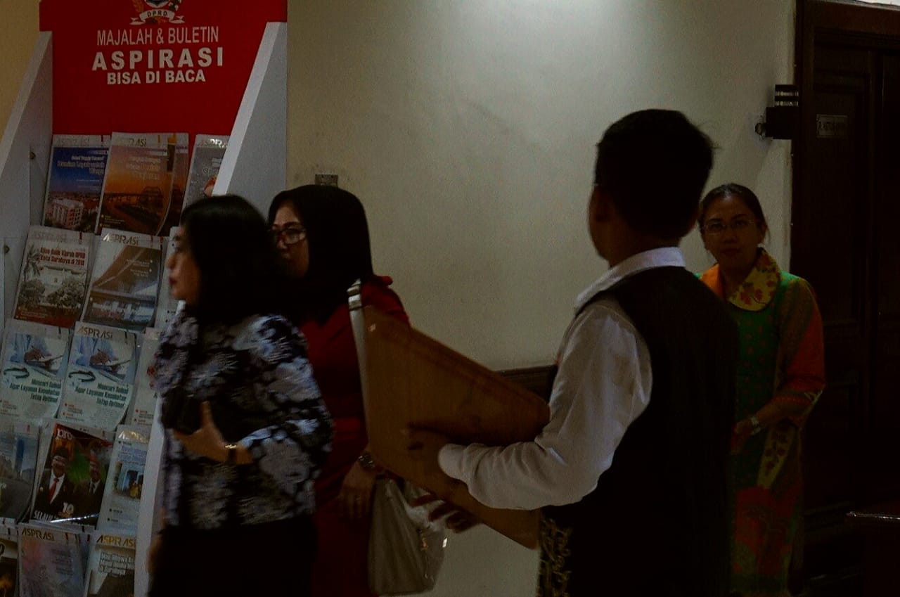 Mangkir Panggilan Kejari, Empat Anggota DPRD Surabaya Terlihat Di Gedung Dewan