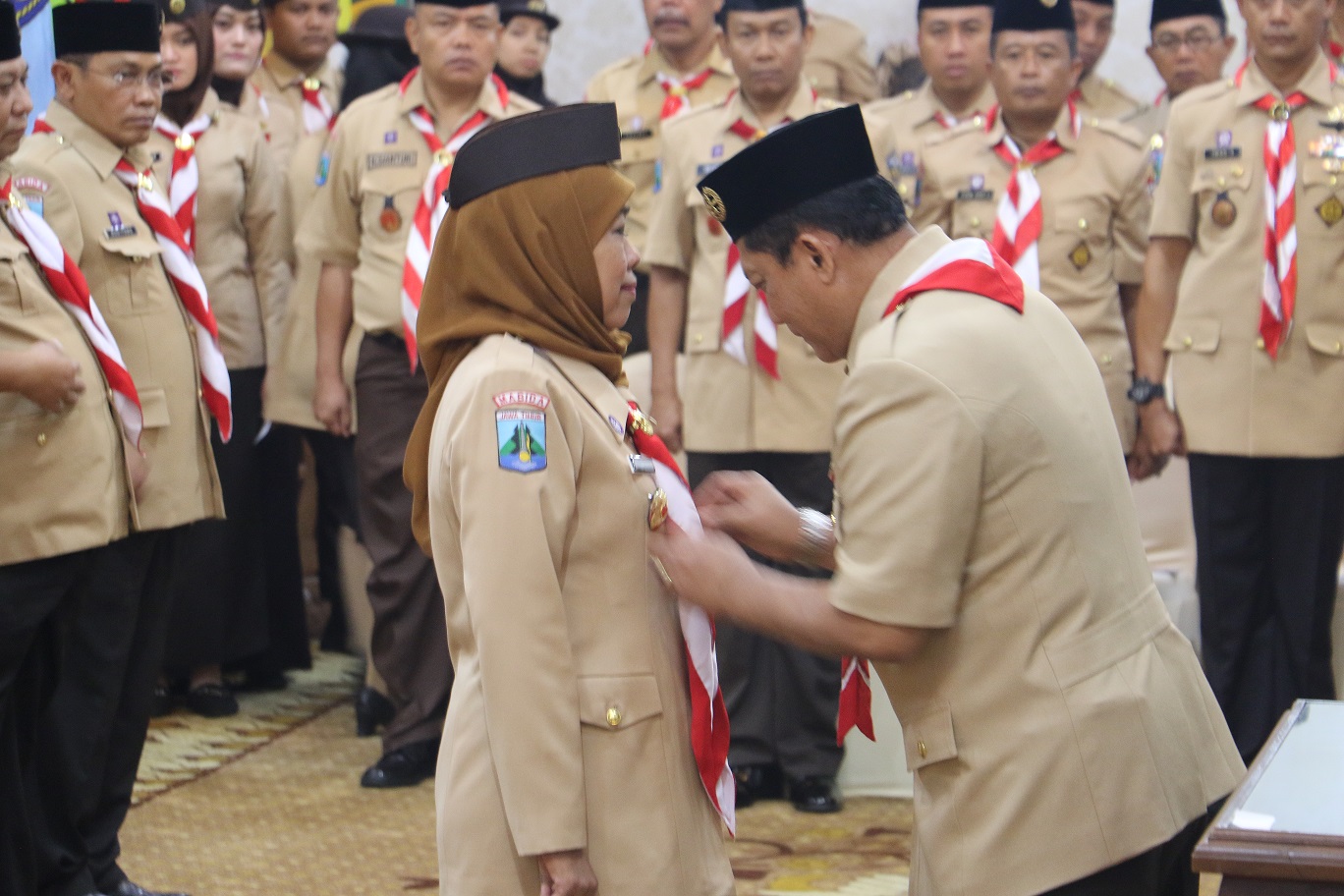 Khofifah Dilantik Jadi Ketua Mabida Gerakan Pramuka Jatim